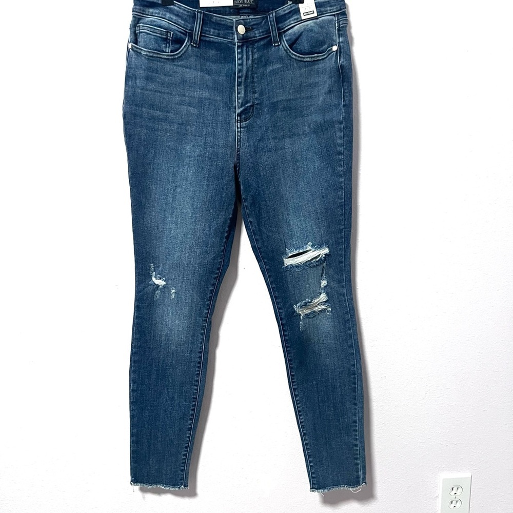 Judy Blue Ankle Cropped Blue Jeans Distressed 32